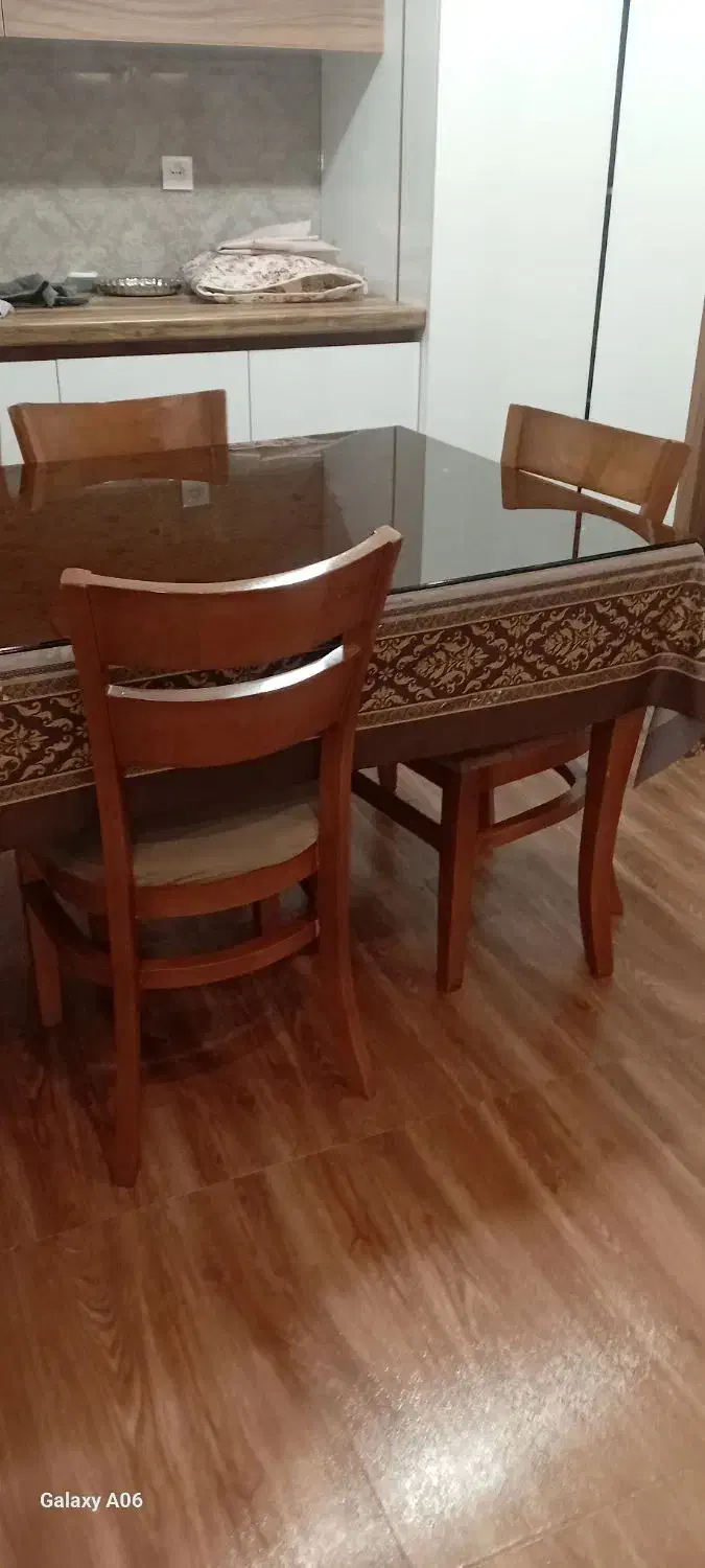 میز غذا خوری|میز و صندلی غذاخوری|همدان, |دیوار