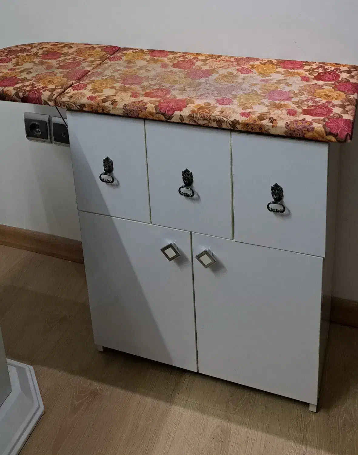 میز اتو|اتو و لوازم اتو|دلیجان, |دیوار