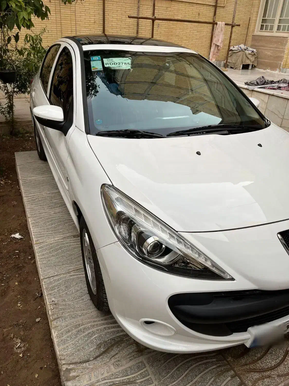 پژو ۲۰۷ پانوراما سقف شیشه‌ای دنده دستی کم‌کارکرد|خودرو سواری و وانت|یزد, |دیوار