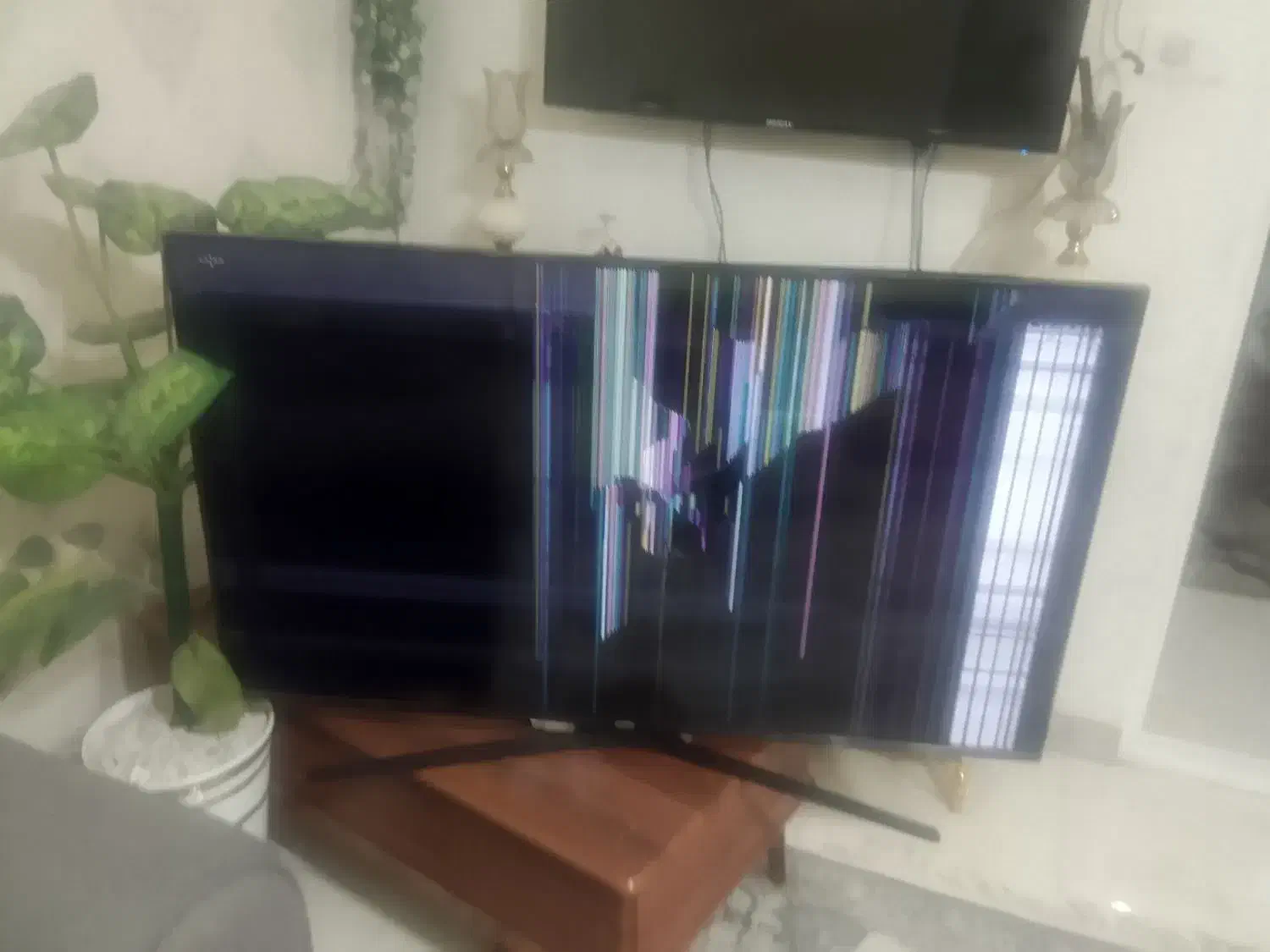 تلویزیون ال ی دی|تلویزیون و پروژکتور|اندیشه, اندیشه فاز ۱|دیوار