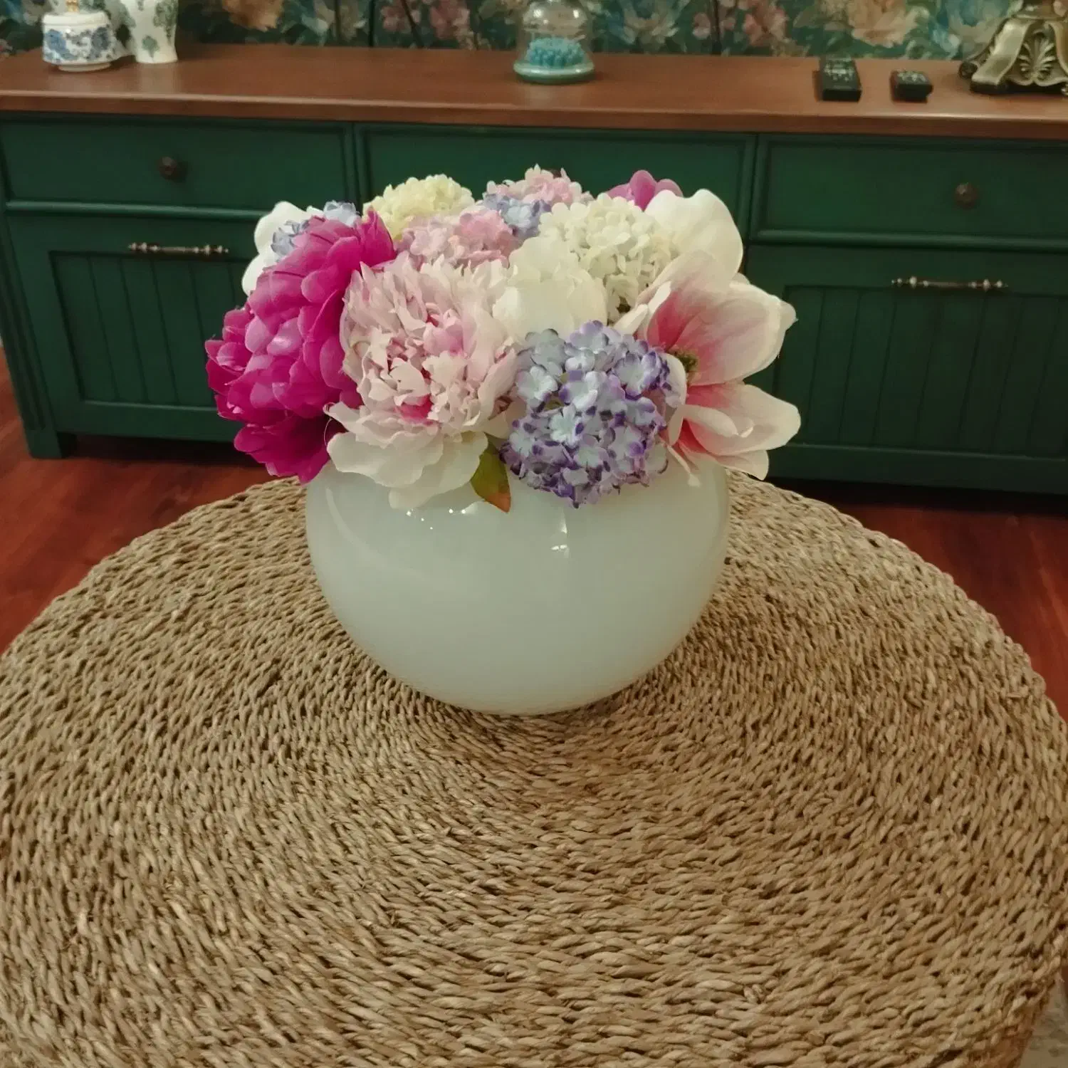 گلدون گل|گل مصنوعی|رشت, نظری|دیوار