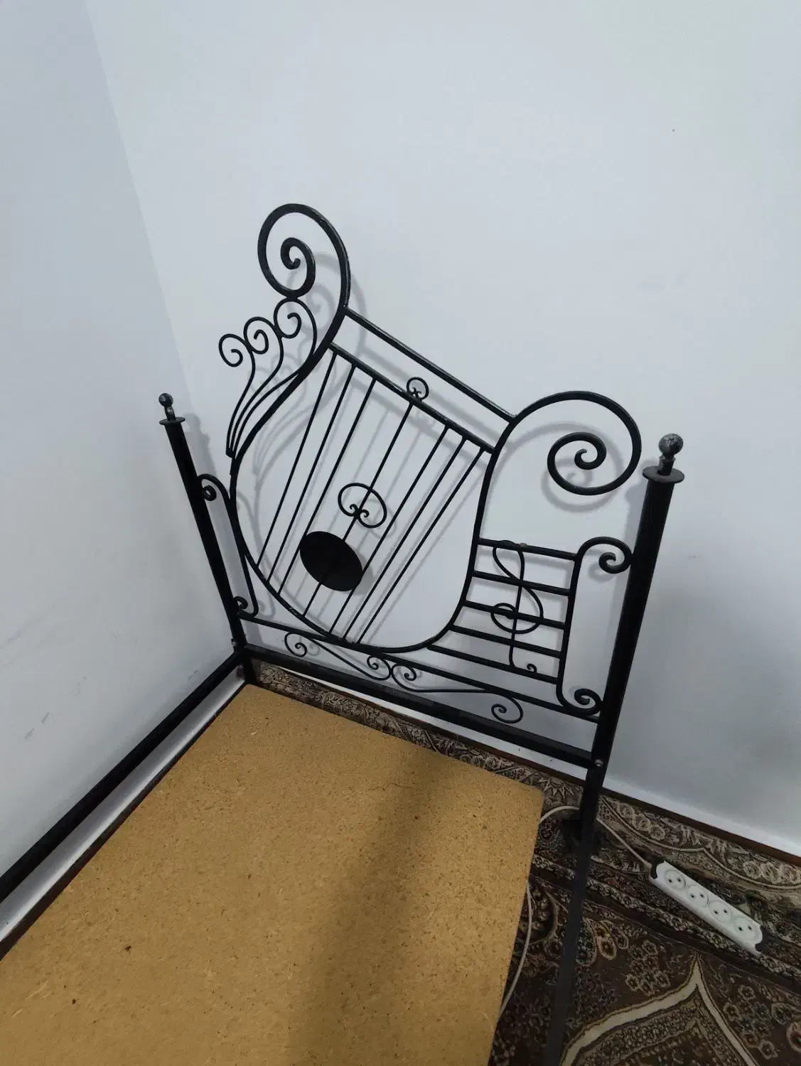 تخت فلزی|تخت و سرویس خواب|فردیس, سپید دشت|دیوار