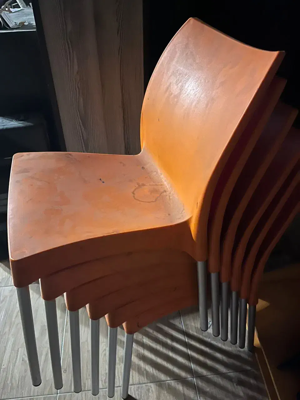 11 عدد صندلی رنگ نارنجی|صندلی و نیمکت|رشت, سعدی (تختی)|دیوار