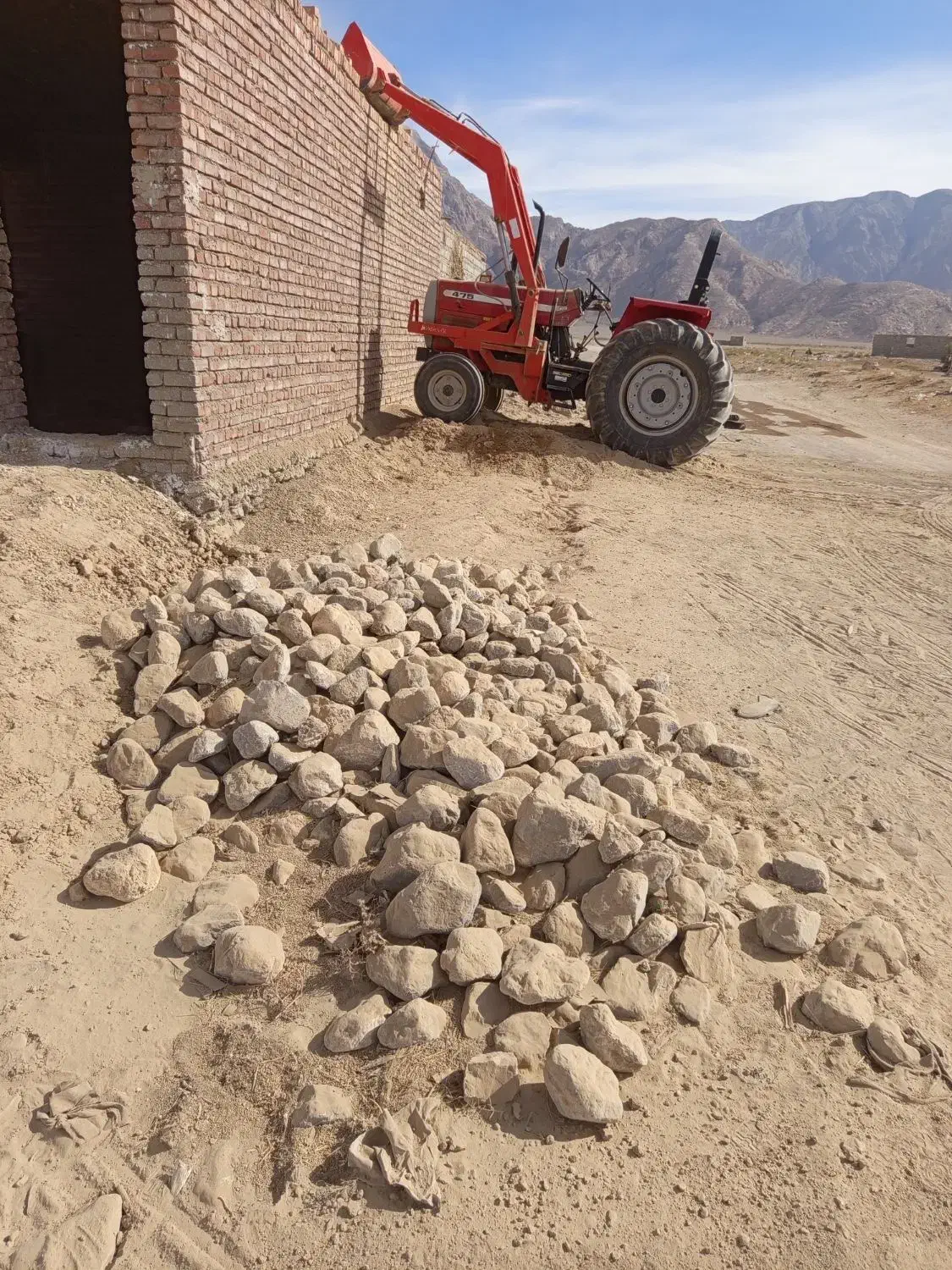 کار با تراکتور|خدمات حمل و نقل|گوهرکوه, |دیوار