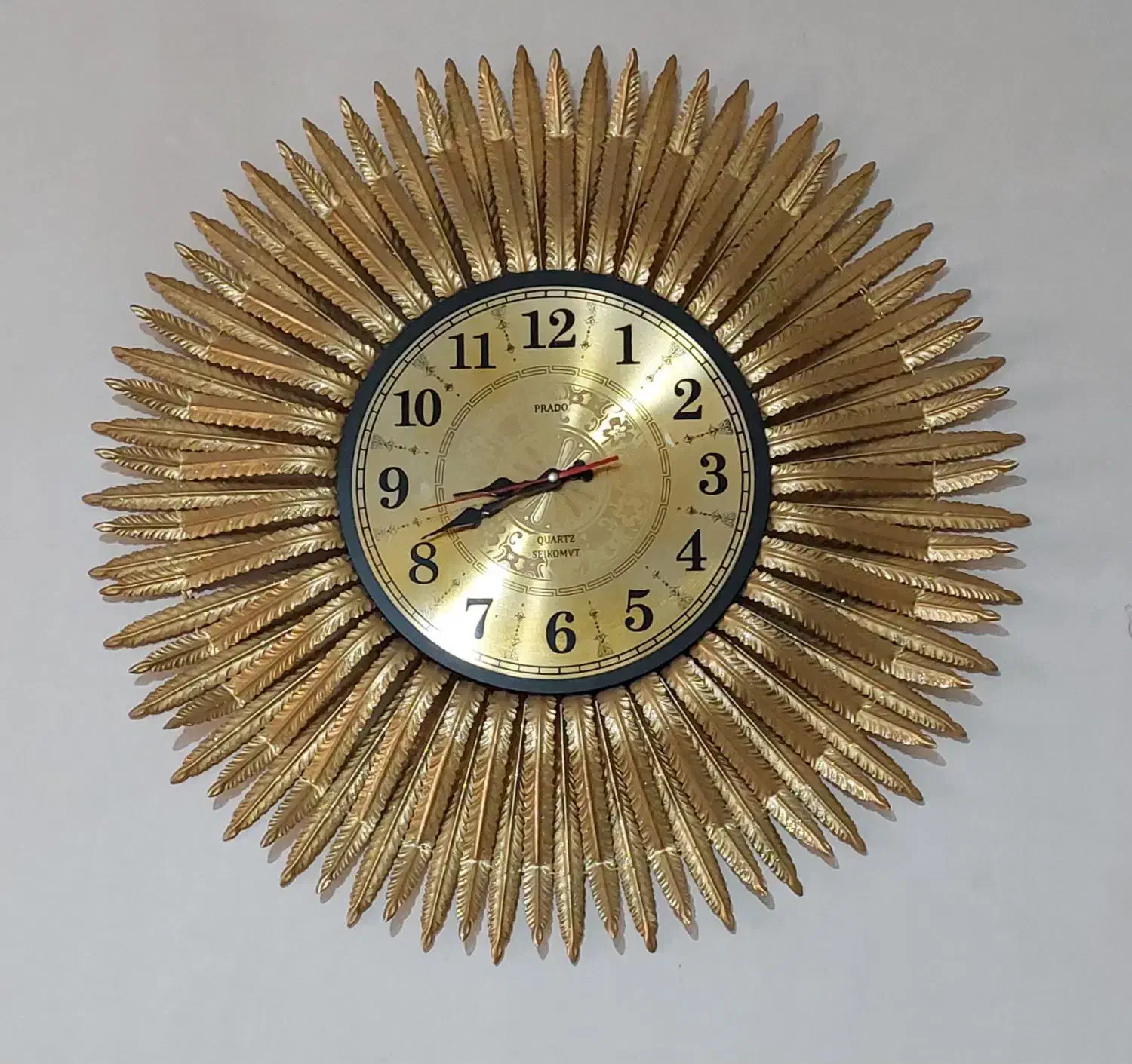 ساعت طلایی طرح خورشیدی|ساعت دیواری و تزئینی|هشتگرد, شهرک ولیعصر (مصلی)|دیوار