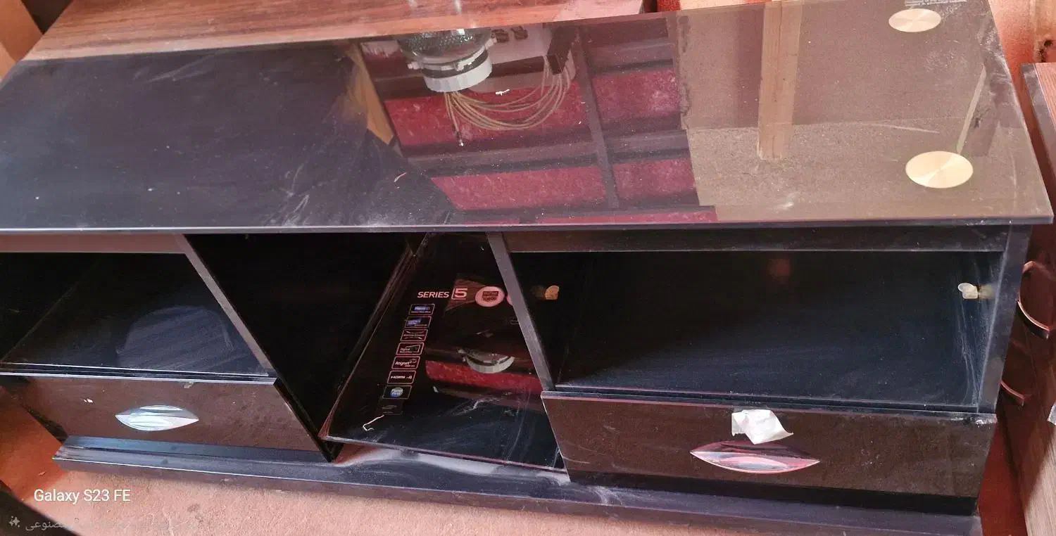 میز تلویزیون مشکی .|میز تلویزیون|دورود, |دیوار