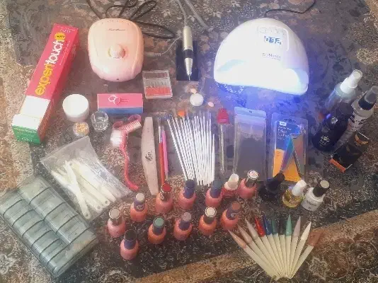 وسایل کاشت ناخن|آرایشگاه و سالن‌های زیبایی|صحنه, |دیوار