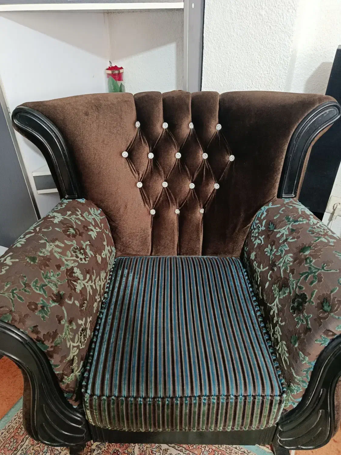 راحتی|مبلمان خانگی و میز عسلی|کیش, |دیوار