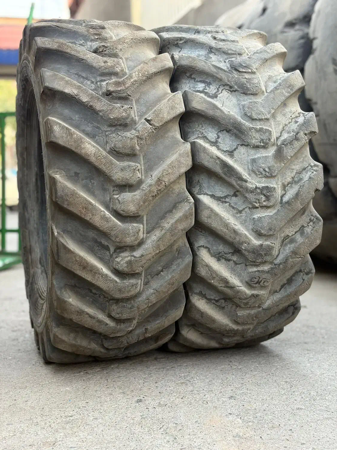 لاستیک بابکت در حد|قطعات یدکی و لوازم جانبی|کیش, |دیوار