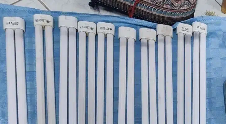 پایه لامپ .و لامپهای داخل تصویر|لامپ و چراغ|رشت, حمیدیان|دیوار