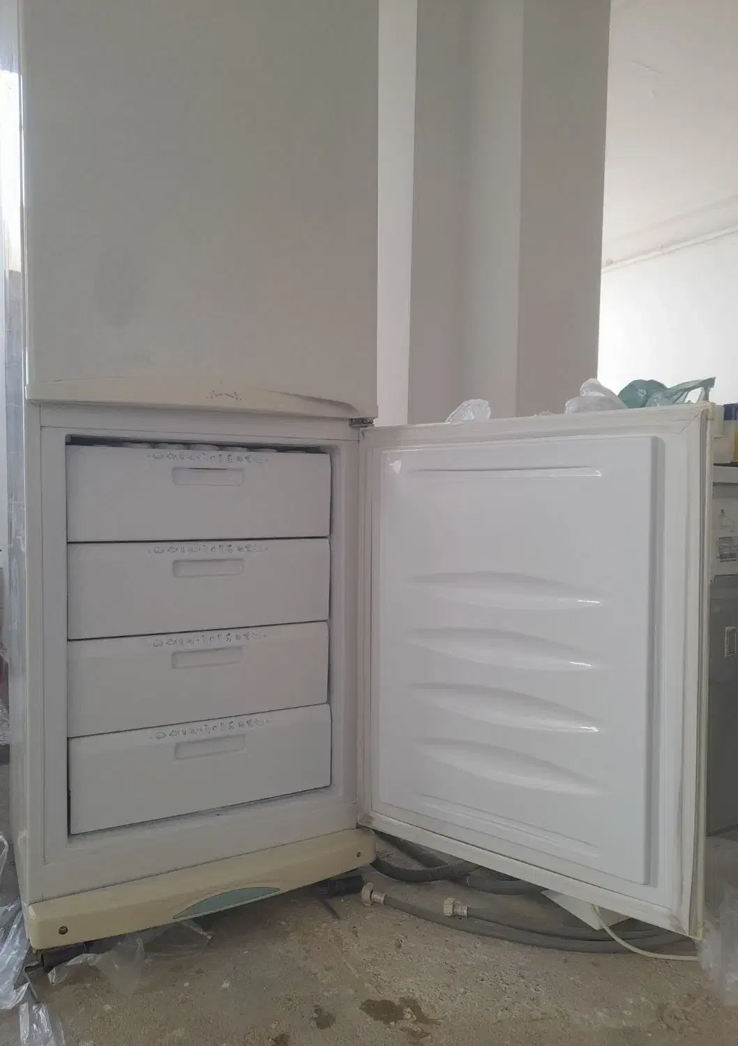 یخچال و فریزر|یخچال و فریزر|صحنه, |دیوار