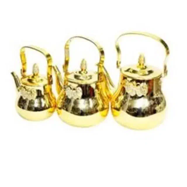 قوری در سه اندازه|قوری، کتری، قهوه‌ساز دستی|قائن, |دیوار