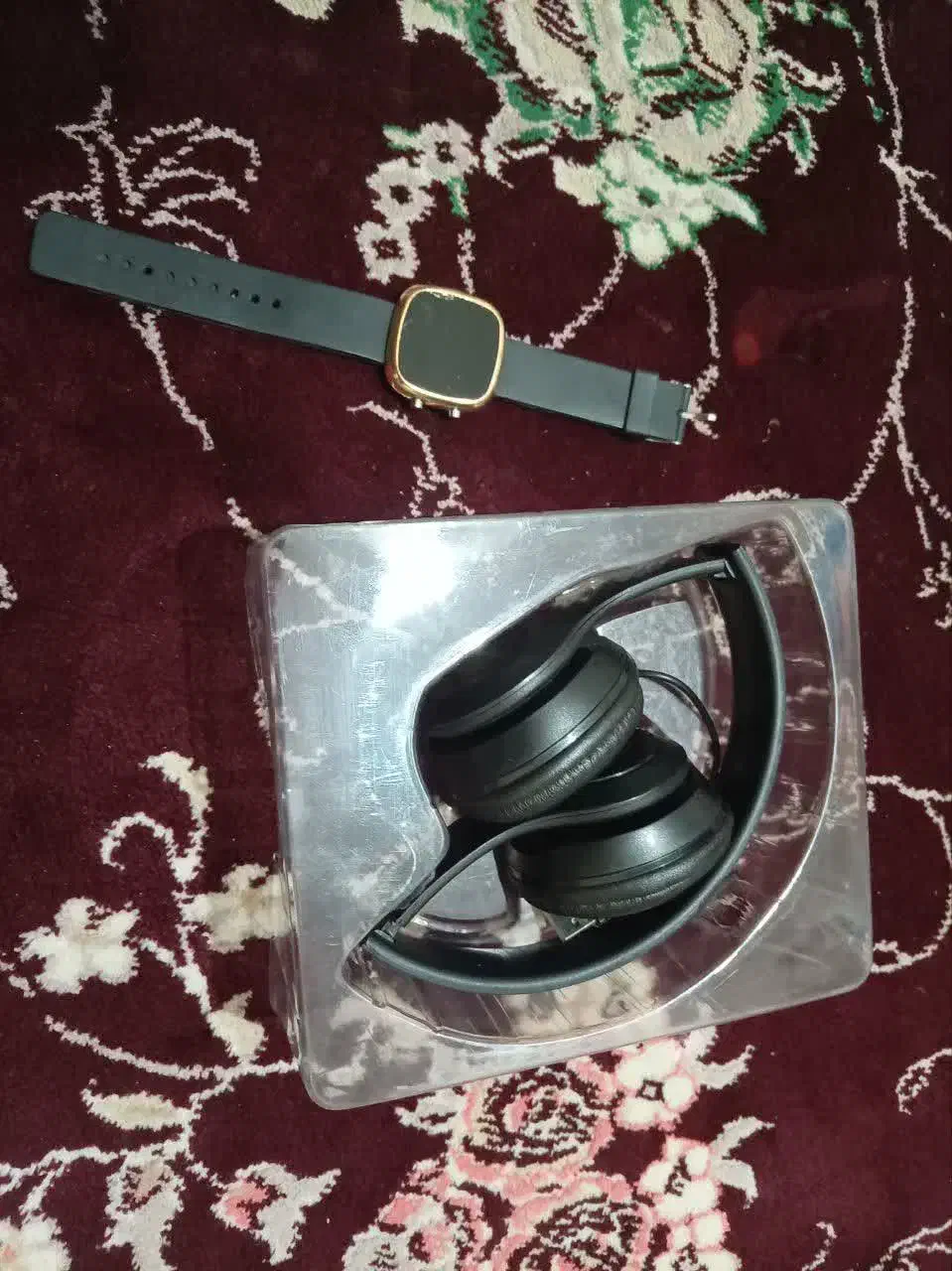 هدفون وساعت|ساعت|نیشابور, خط کاشمر|دیوار