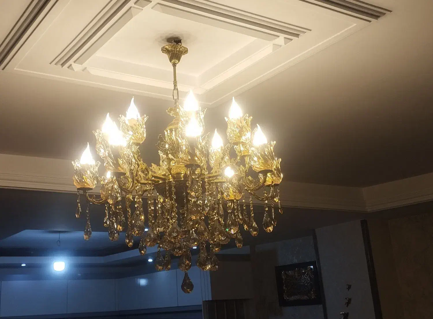 لوستر تمام برنجی اصل 16شعله با 16عدد لامپ در حد نو|لوستر و چراغ آویز|نسیم‌شهر, |دیوار