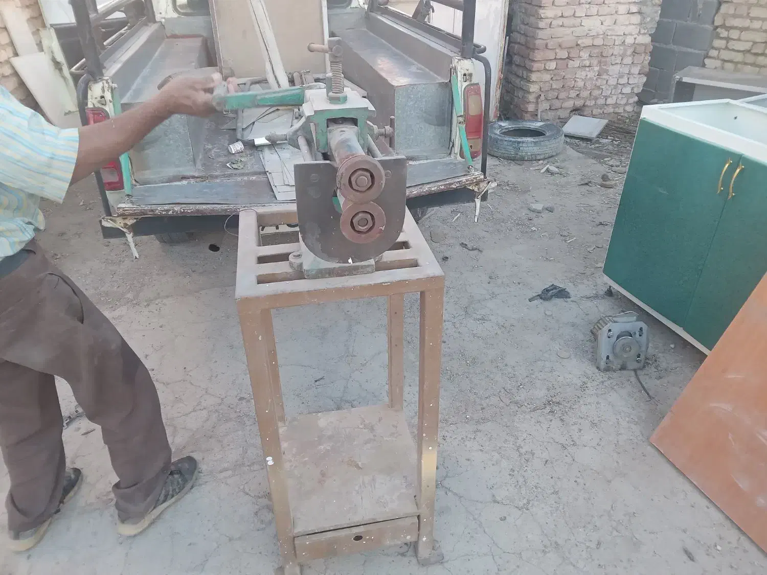 چرخ کانال سازی|ابزارآلات|شیراز, باغ تخت|دیوار