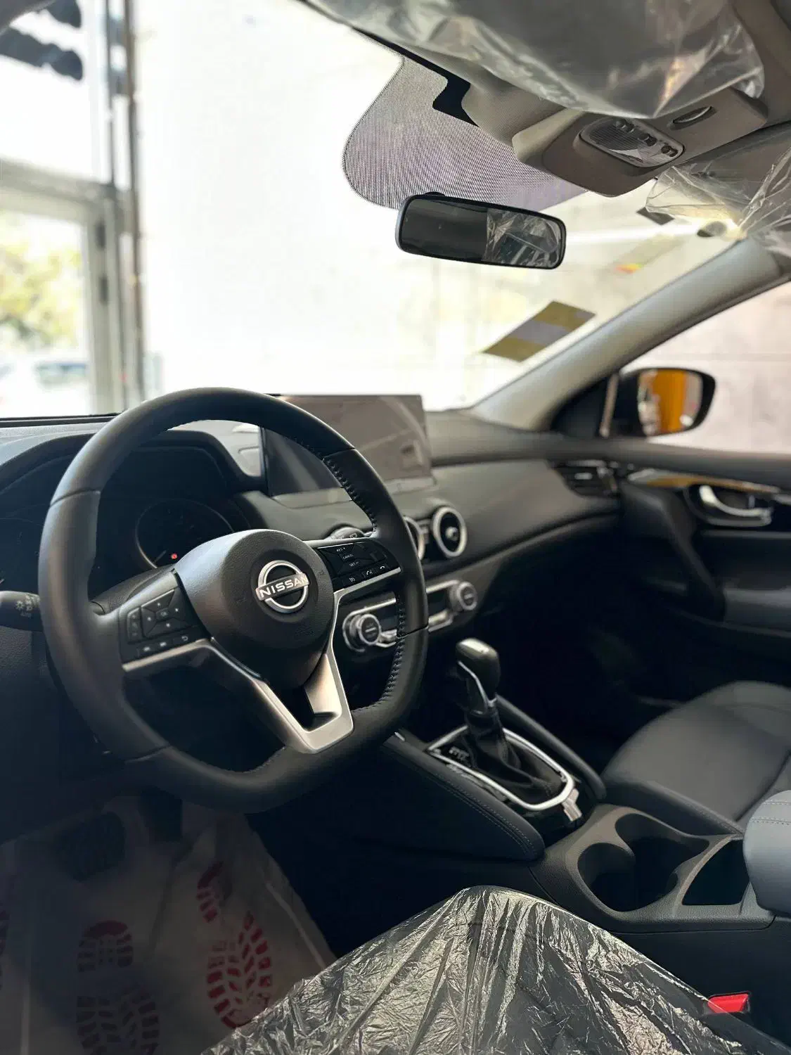 نیسان قشقایی سفید 2025|خودرو سواری و وانت|تهران, عباسآباد|دیوار