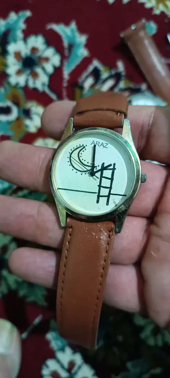 ساعت مچی|ساعت|ورامین, ورامین|دیوار