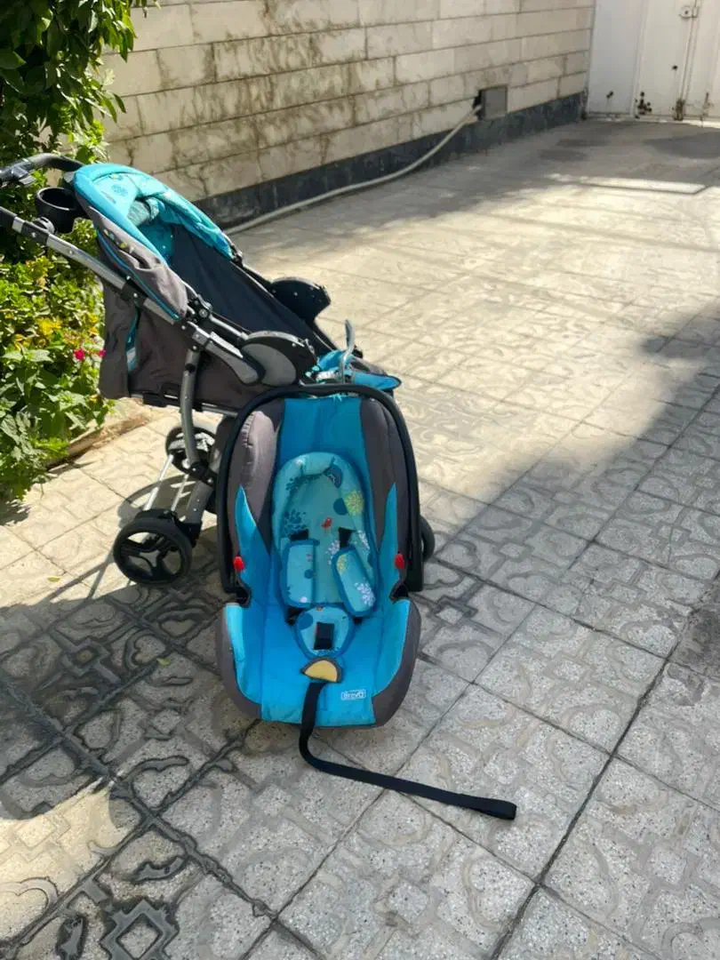 فروش کالسکه وکریر کودک|کالسکه و لوازم جانبی|شیراز, شهرک ایثار|دیوار