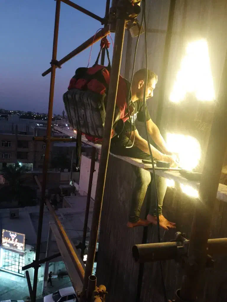 تابلو ساز نصب تابلو مغازه بنر نصاب حروف تعمیرات|خدمات پیشه و مهارت|بندر ماهشهر, |دیوار