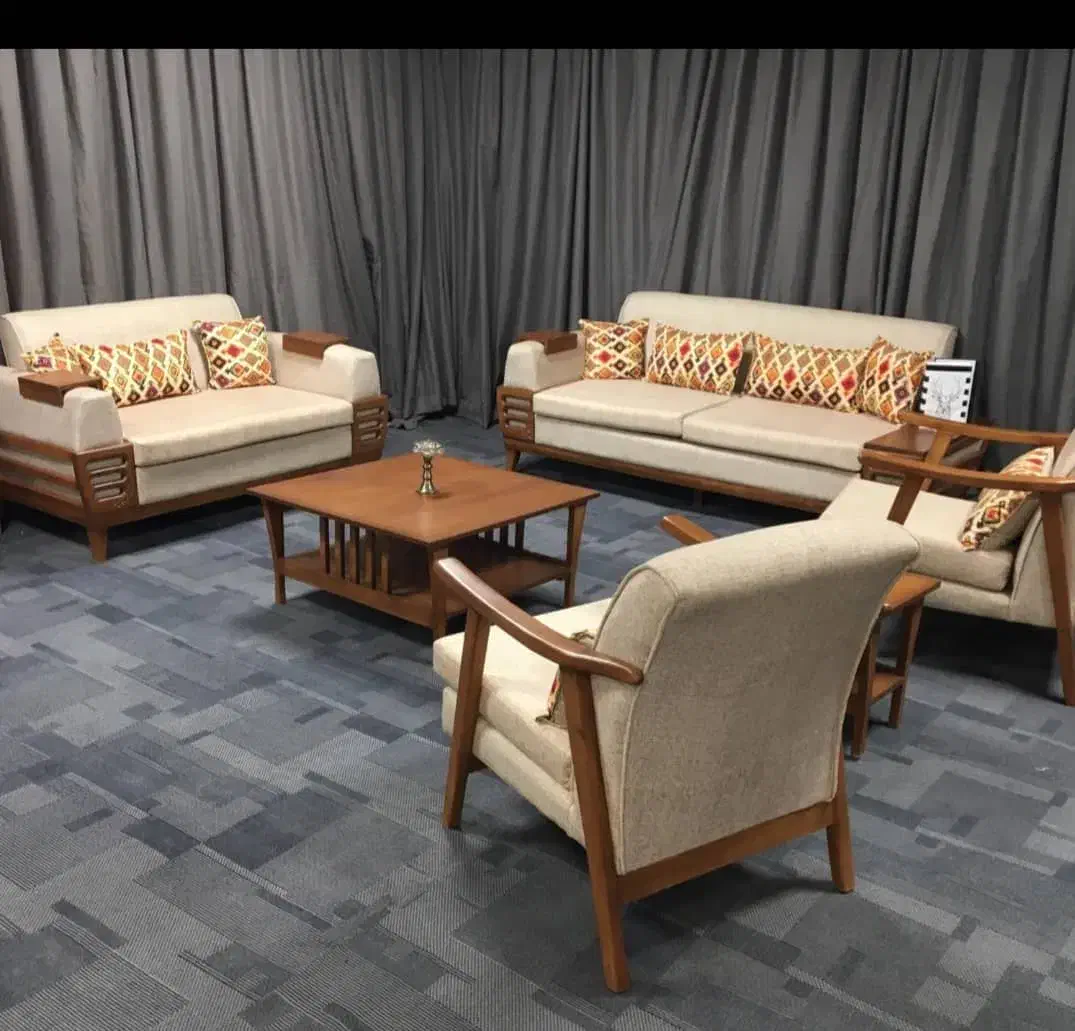 مبل کلاسیک راحتی مدرن ()/ روشـنا|مبلمان خانگی و میز عسلی|لاهیجان, گلستان|دیوار