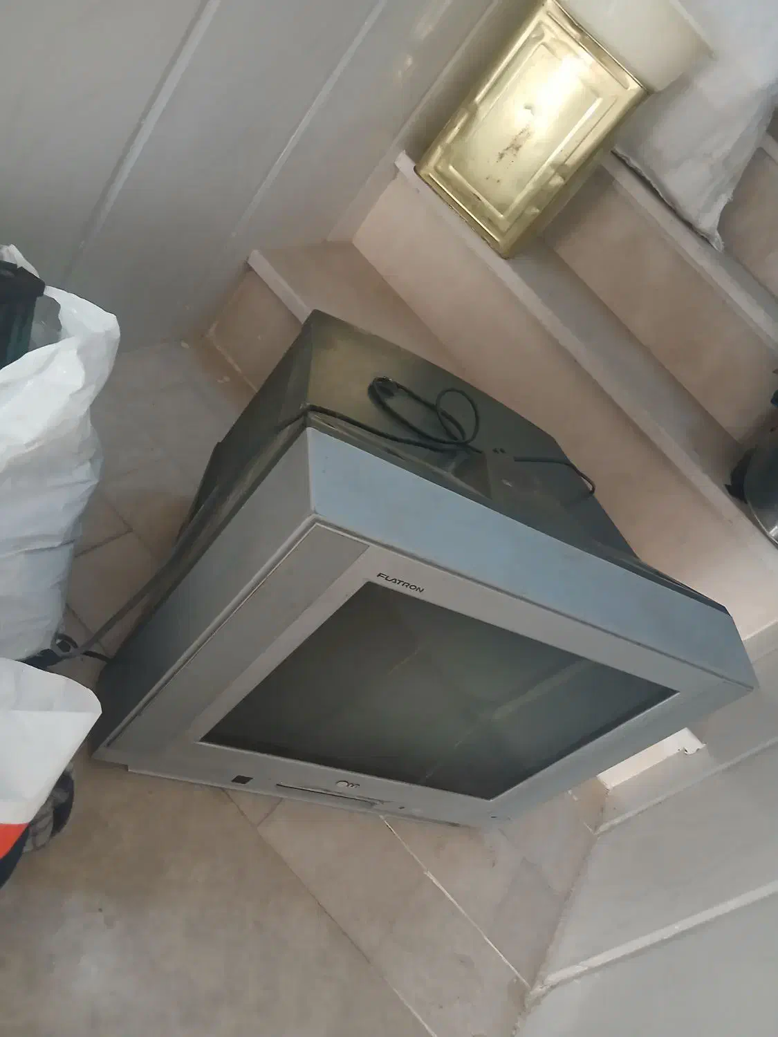 تلوزیون ال جی رنگی|تلویزیون و پروژکتور|بروجرد, |دیوار