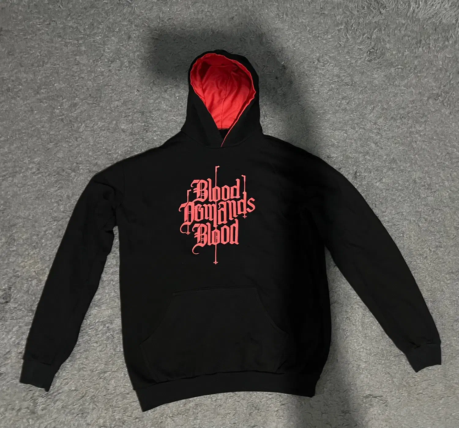 هودی|لباس|رشت, بازار|دیوار