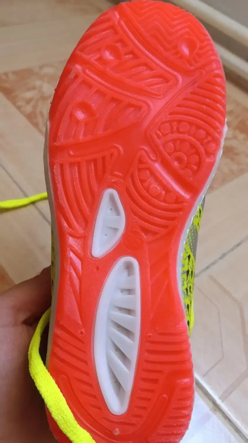 کفش فوتبالی نو سایز 35|کفش و لباس بچه|بیجار, |دیوار