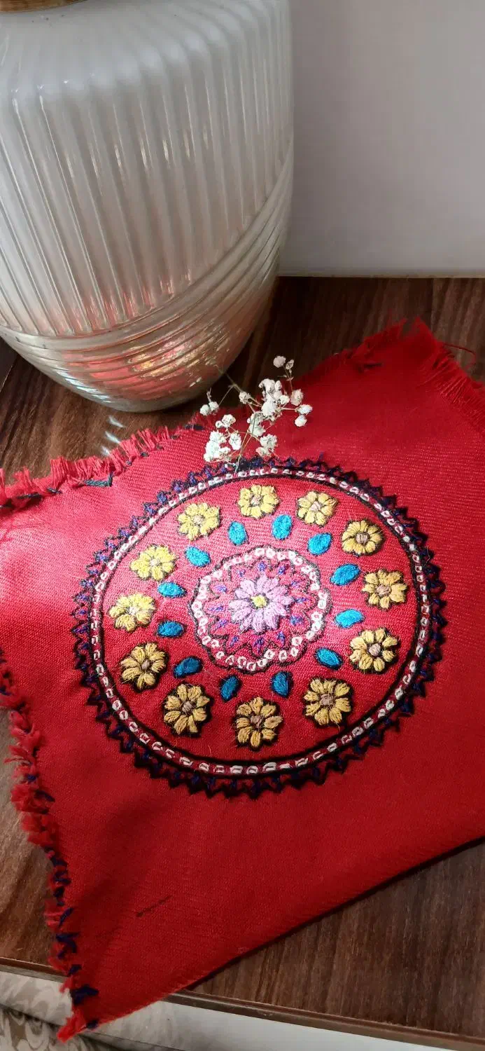 رومیزی پته گرد قرمز|پرده، رانر، رومیزی|کرمان, |دیوار