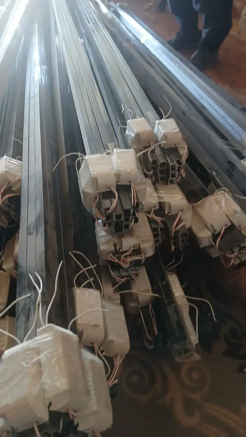 لان نوری|لامپ و چراغ|قم, ارم|دیوار