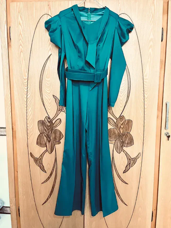 لباس یلدایی اصلا استفاده نشده نو است|لباس|اصفهان, بوستان ناژوان|دیوار