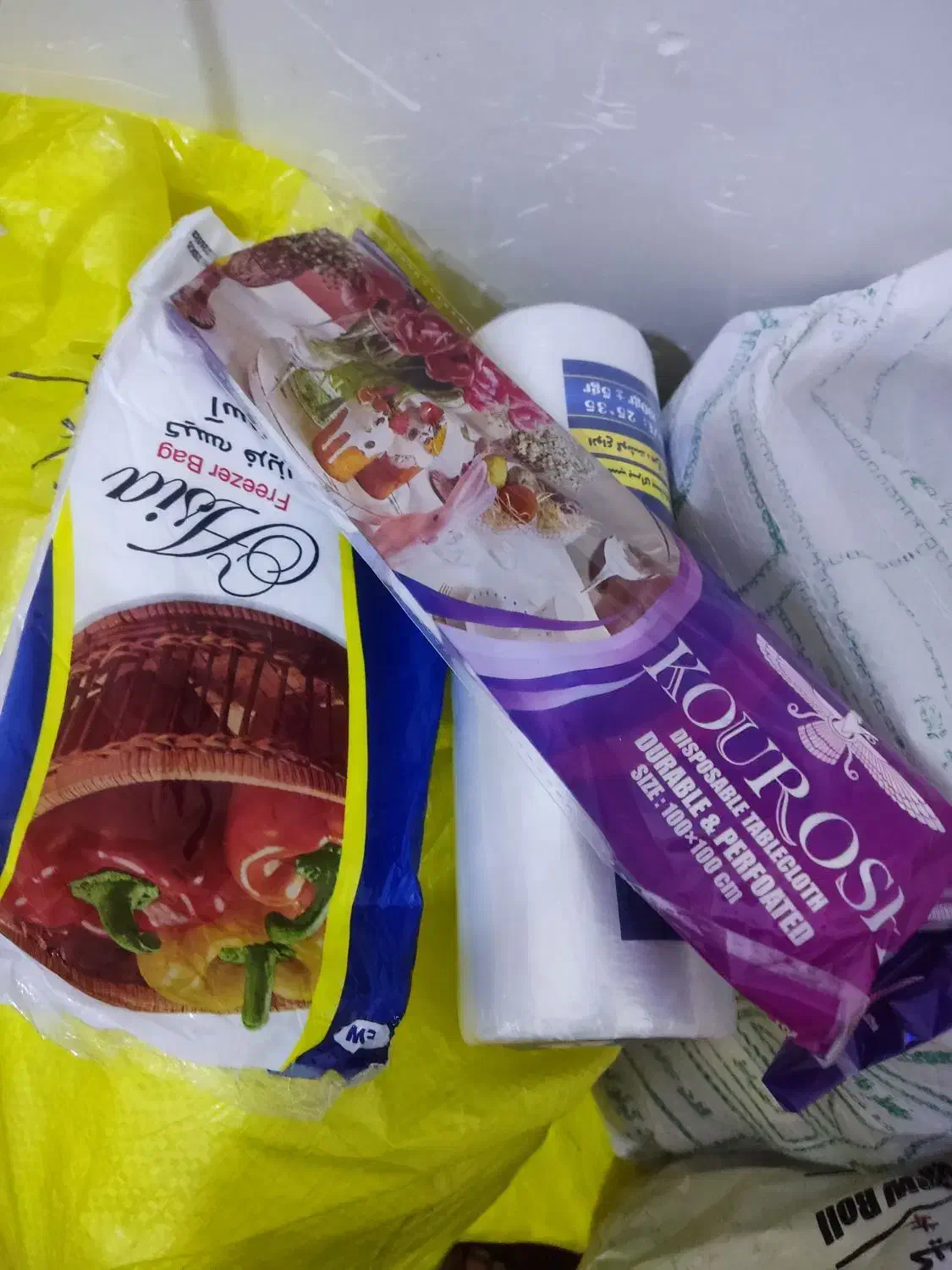 پلاستیک دسته دار(نایلکس)|ظروف نگهدارنده، پلاستیکی، یک‌بارمصرف|بروجرد, |دیوار