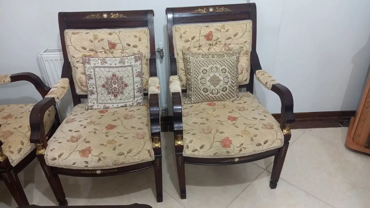 مبل استیل کتیبه ای|مبلمان خانگی و میز عسلی|شیراز, نصر|دیوار