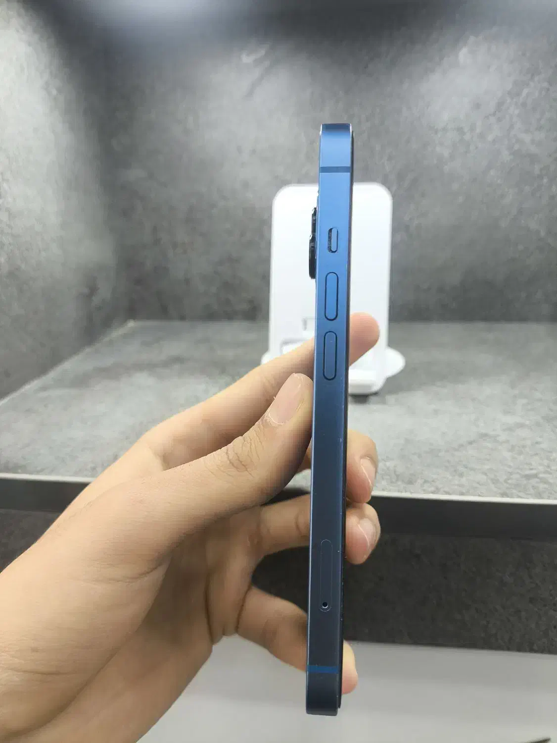 iphone 13 normal|موبایل|الشتر, |دیوار