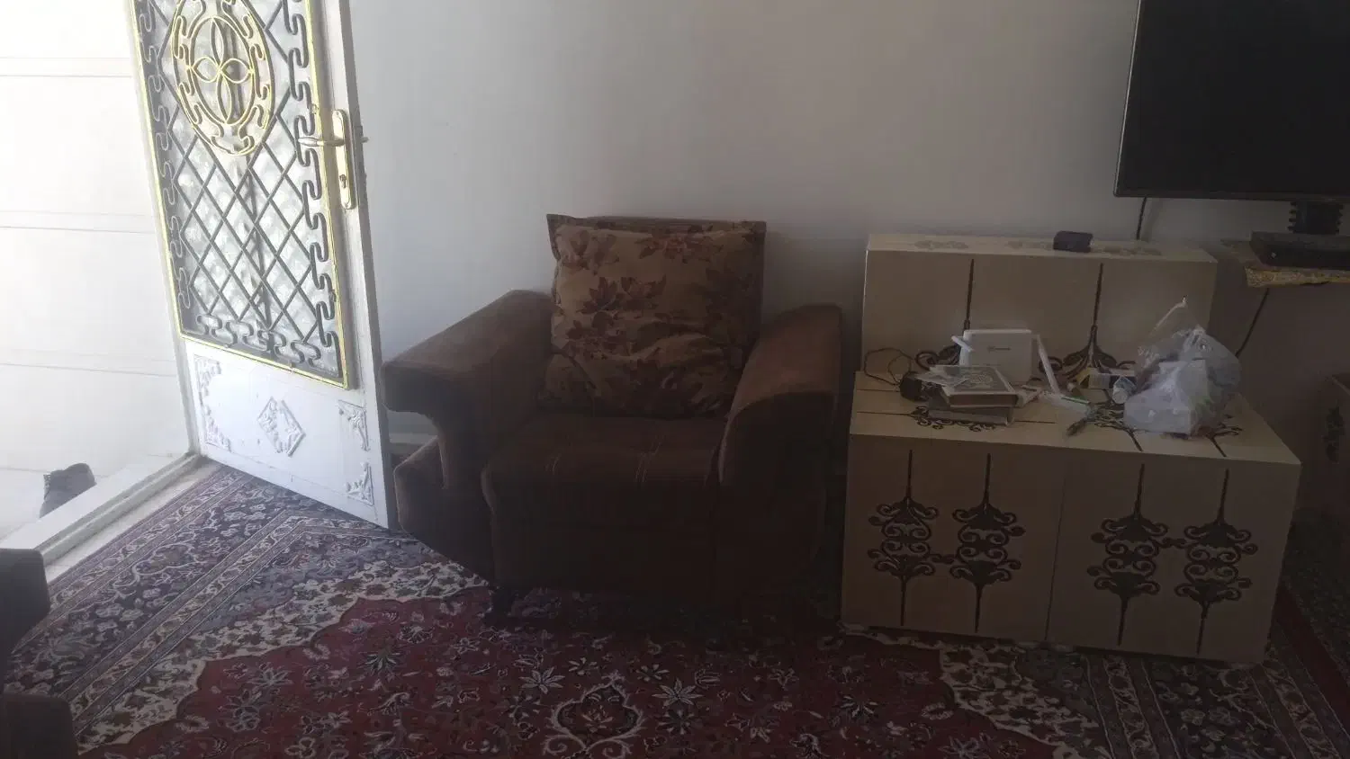 مبل خیلی تمیز سالم|مبلمان خانگی و میز عسلی|شوش, |دیوار