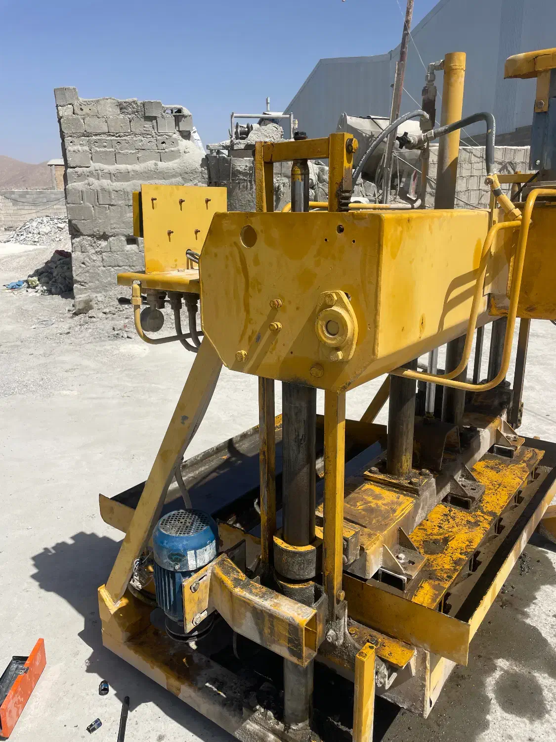 استخدام در کارگاه تیرچه بلوک|استخدام معماری، عمران و ساختمانی|نجف‌آباد, شهرک صنعتی نجف آباد|دیوار