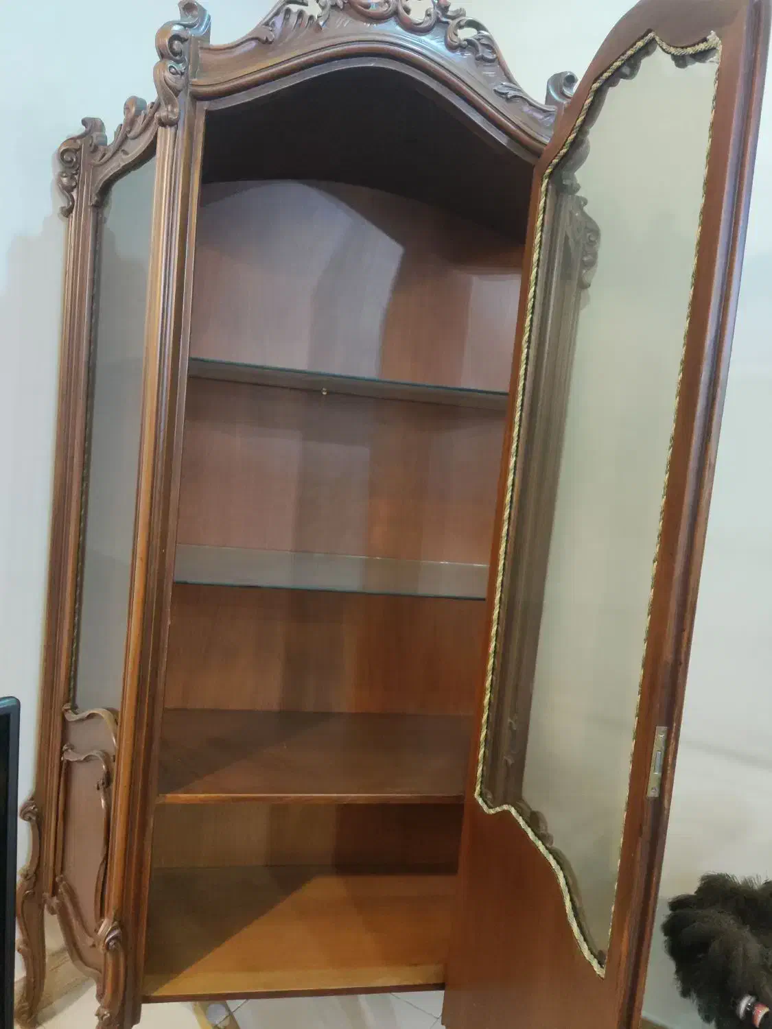 ویترین ایستاده|بوفه، ویترین، کنسول|اندیشه, اندیشه فاز ۱|دیوار