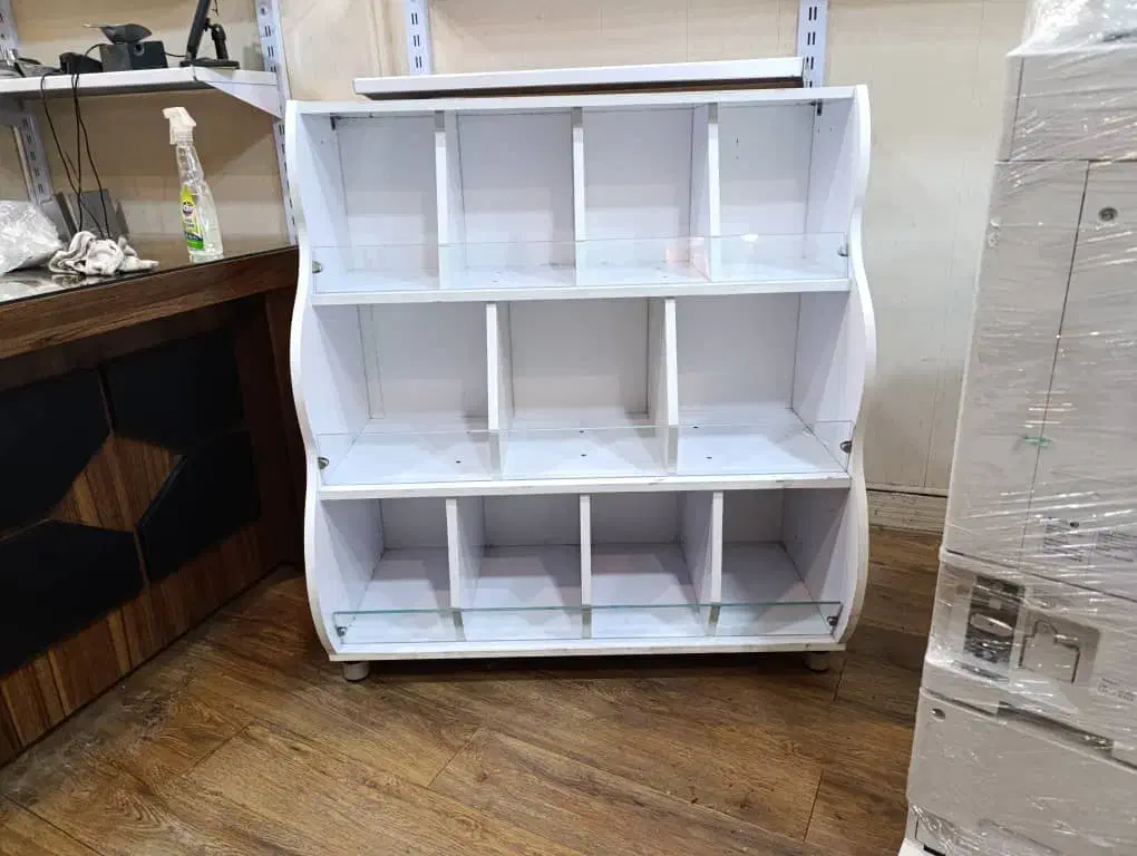 قفسه شکلات و خشکبار|فروشگاه و مغازه|رشت, پیرسرا|دیوار