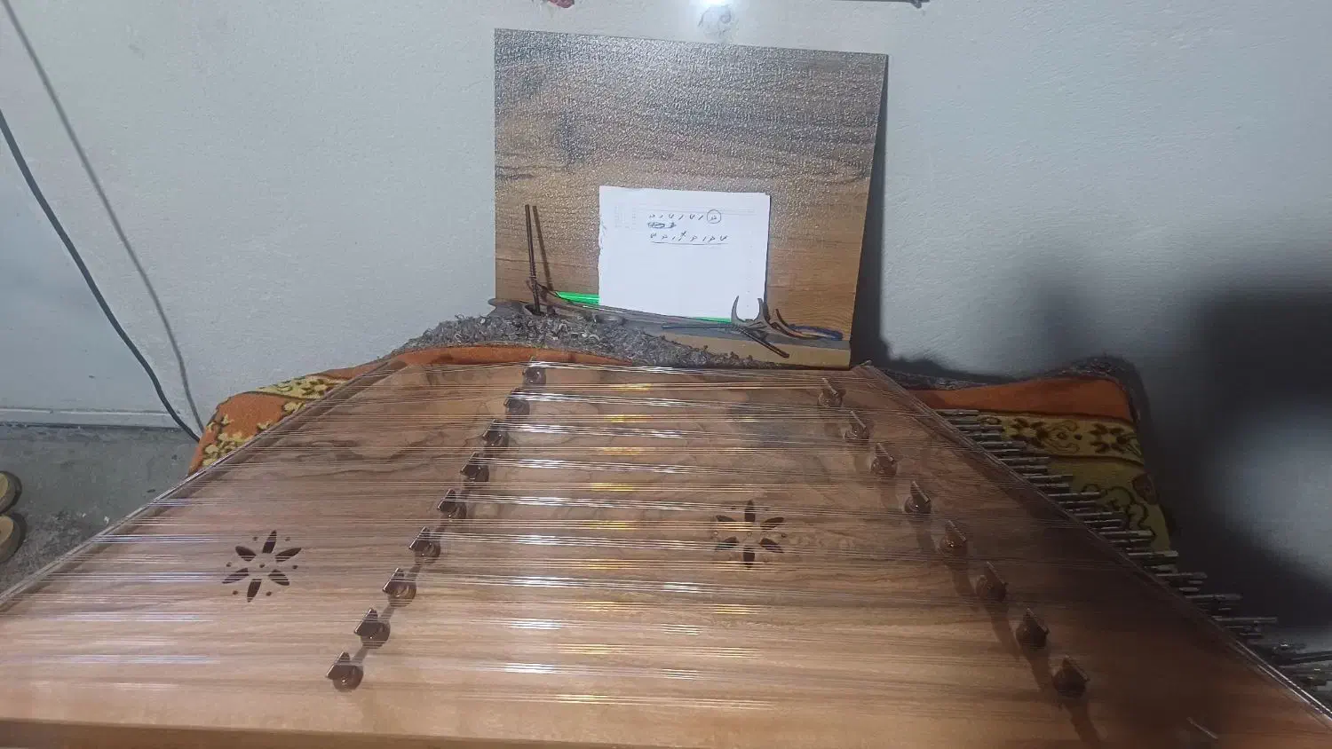 سنتور|سازهای سنتی|ایلام, |دیوار