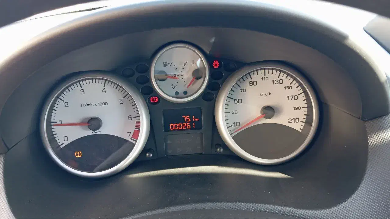 207صفر مدل 1404|خودرو سواری و وانت|کرمان, |دیوار