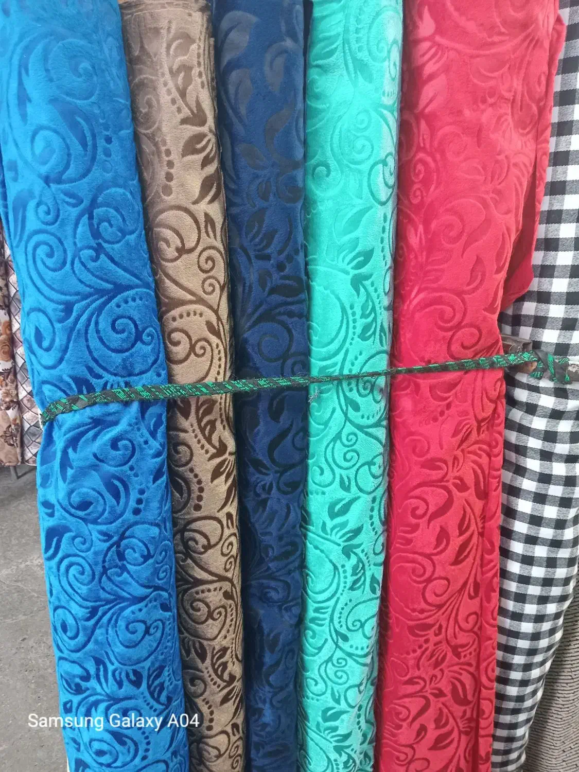 روبالشتی|رختخواب، بالش، پتو|پیشوا, |دیوار