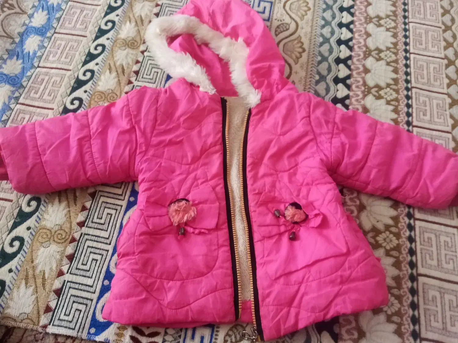 کابشن دخترانه وپسرانه|کفش و لباس بچه|تربت جام, باغ سنگان سفلی|دیوار