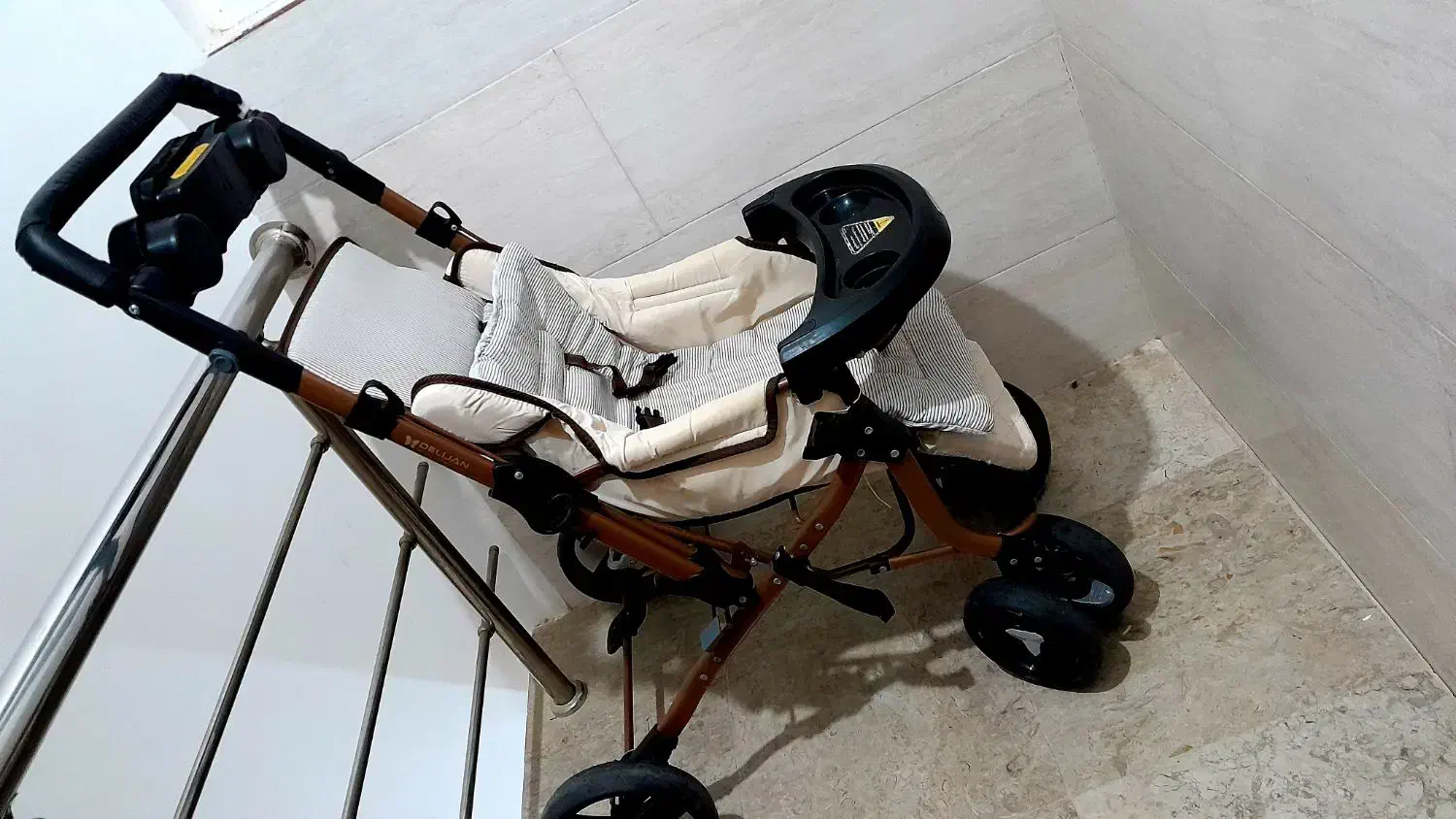 کالسکه دلیجان نو همراه با کریر|کالسکه و لوازم جانبی|کوهسار (البرز), |دیوار