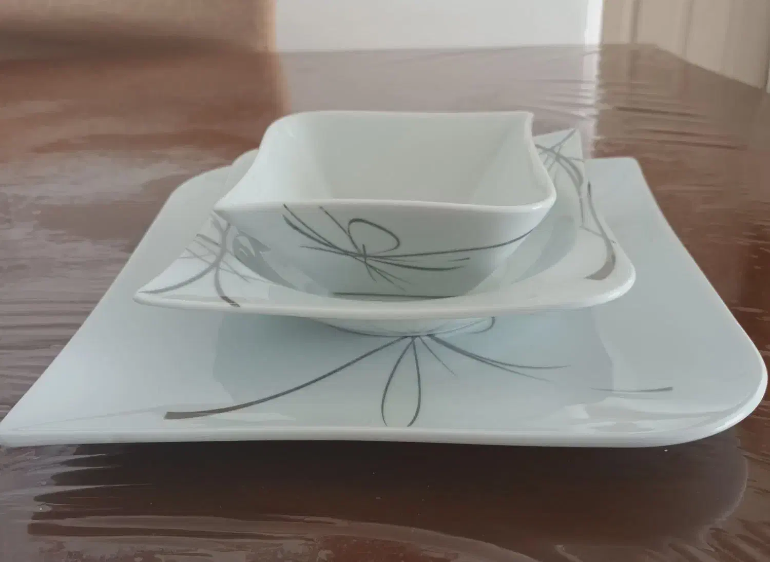 سرویس غذاخوری چینی توس۱۸نفره بی صبحانه خوری درحدنو|ظروف سرو و پذیرایی|تبریز, |دیوار