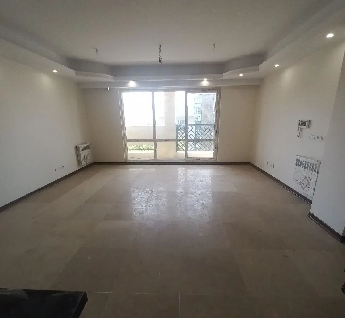 ۱۲۸متر ۳خواب تاپ لوکیشن شخصی ساز غرق در نور