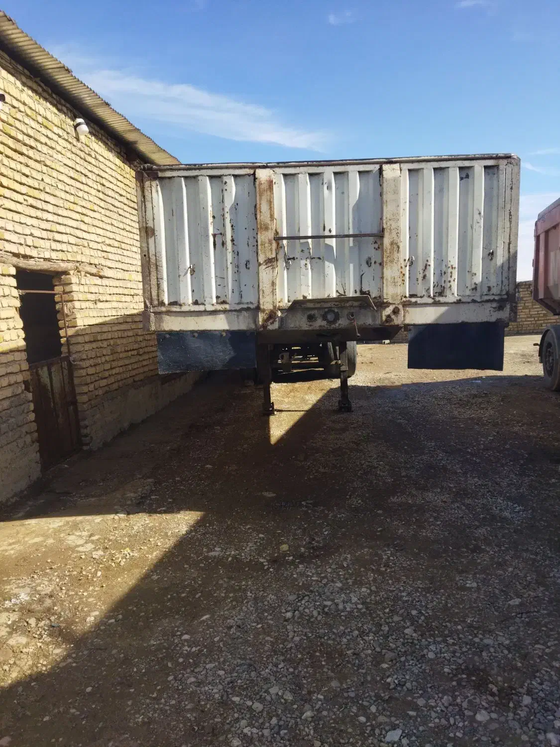 لبه دار دو محور|خودرو سنگین|قیدار, |دیوار