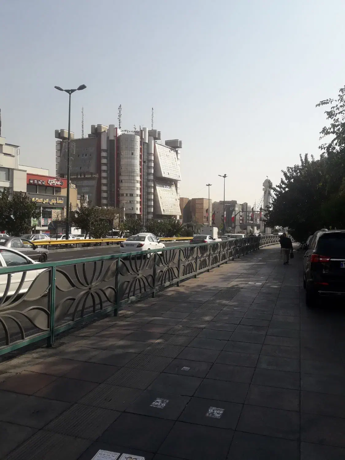 ۹۰متر۳خوابه طبقه۶ تمیز۱۷ساله مجتمع صادقیه.سنداداری|اجارهٔ دفتر کار، اتاق اداری، مطب|تهران, صادقیه|دیوار