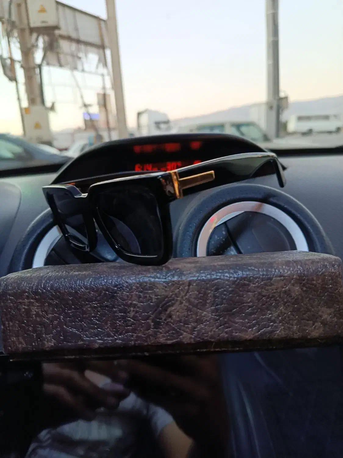 عینک افتابی برند|زیورآلات و اکسسوری|نیشابور, شهرک جانبازان|دیوار