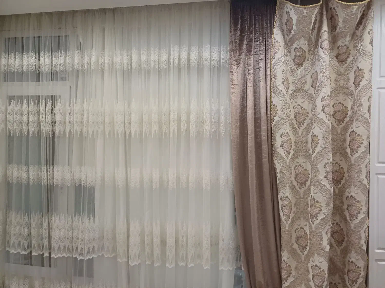 پرده پذیرایی|پرده، رانر، رومیزی|طرقبه, |دیوار