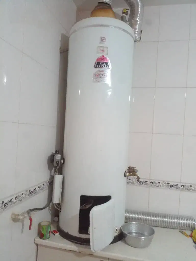 فروش ابگرمکن ایستاده تمیز در حد نو|آبگرمکن، پکیج، شوفاژ|پاسارگاد, |دیوار