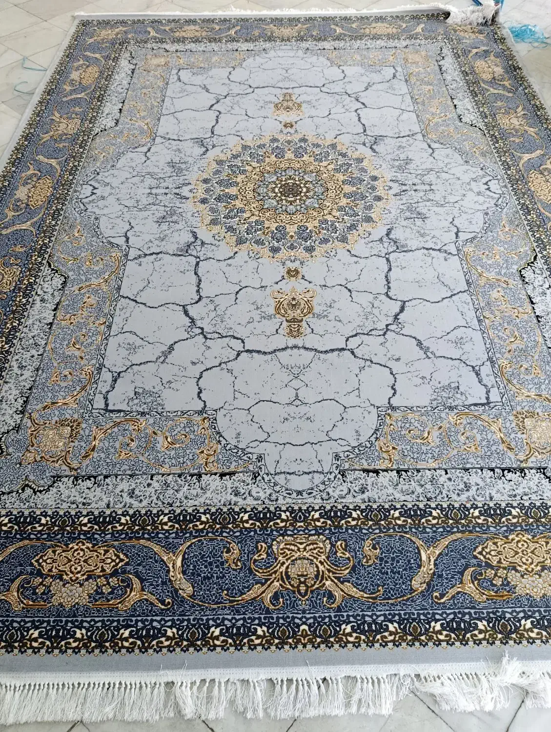 فرش12متری نقشه نسیم نقره ایی سلطنتی|فرش|زاهدان, |دیوار